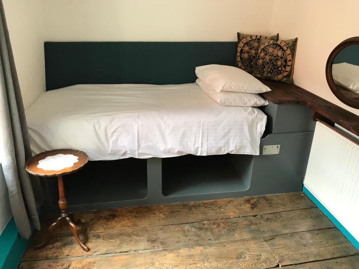 The White Bear Bed & Breakfast Devizes Ngoại thất bức ảnh