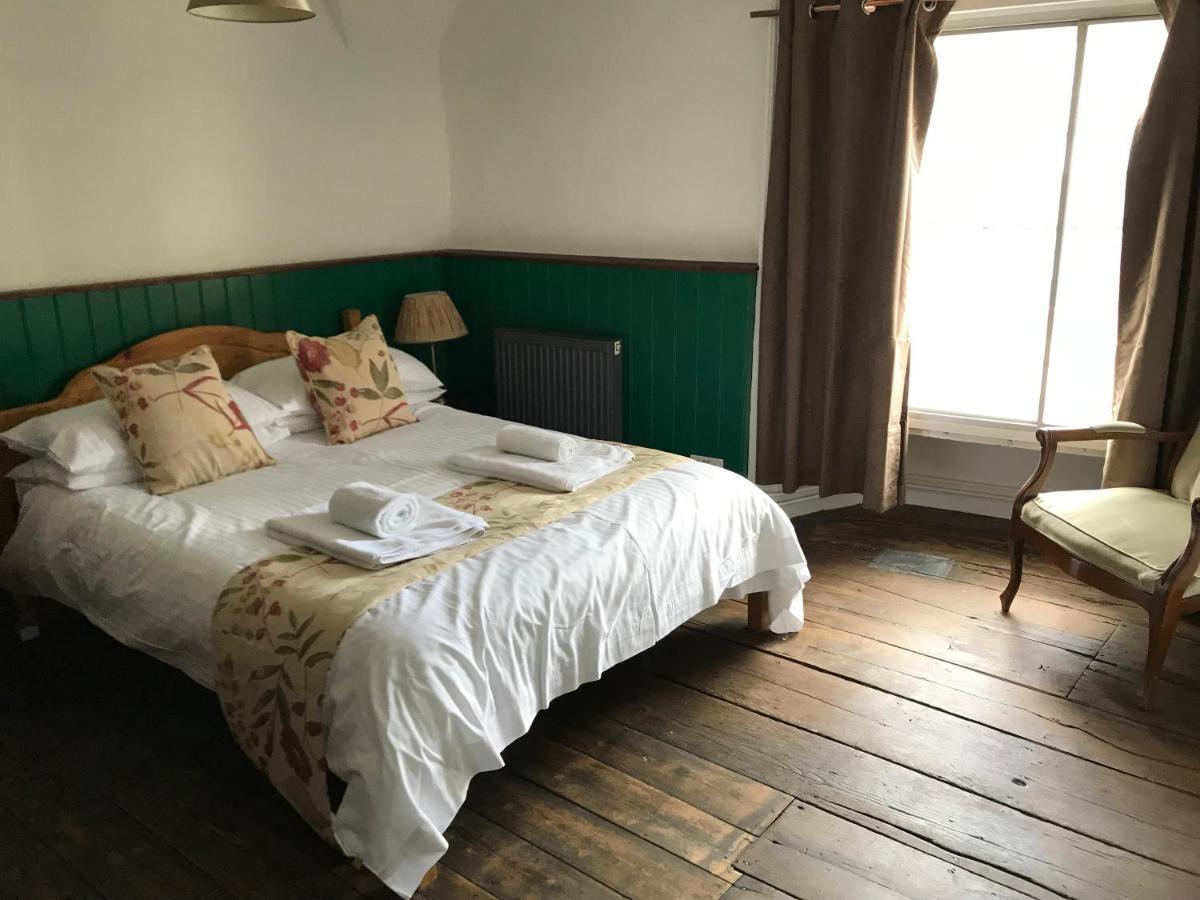 The White Bear Bed & Breakfast Devizes Ngoại thất bức ảnh